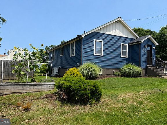 2nd image of 1000 Rosedale Ave