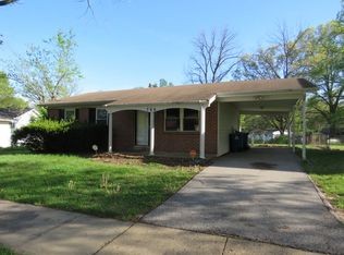 786 Briarbrae Dr, Saint Louis, MO 63138