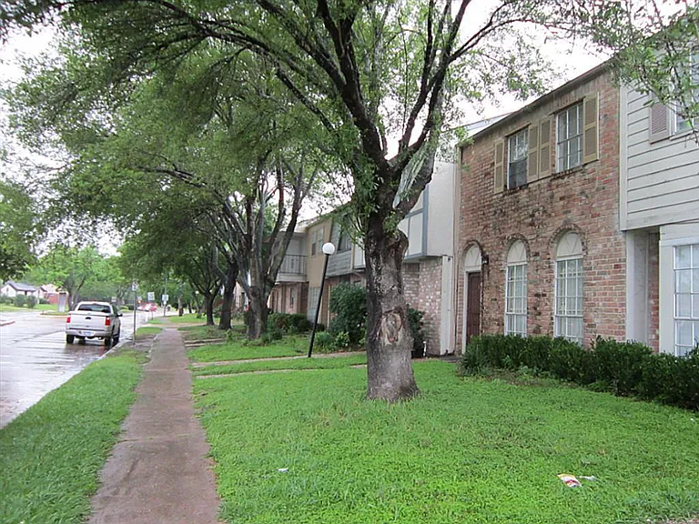 10600 S Gessner Dr #24 — Photo 2