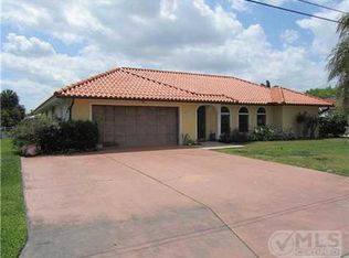 1414 Caribbean Rd E, Lake Clarke Shores, FL 33406