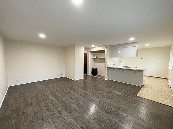 4th image of 7415 S Prospect St APT 1