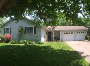 2636 N Stagecoach Dr, Fayetteville, AR 72703