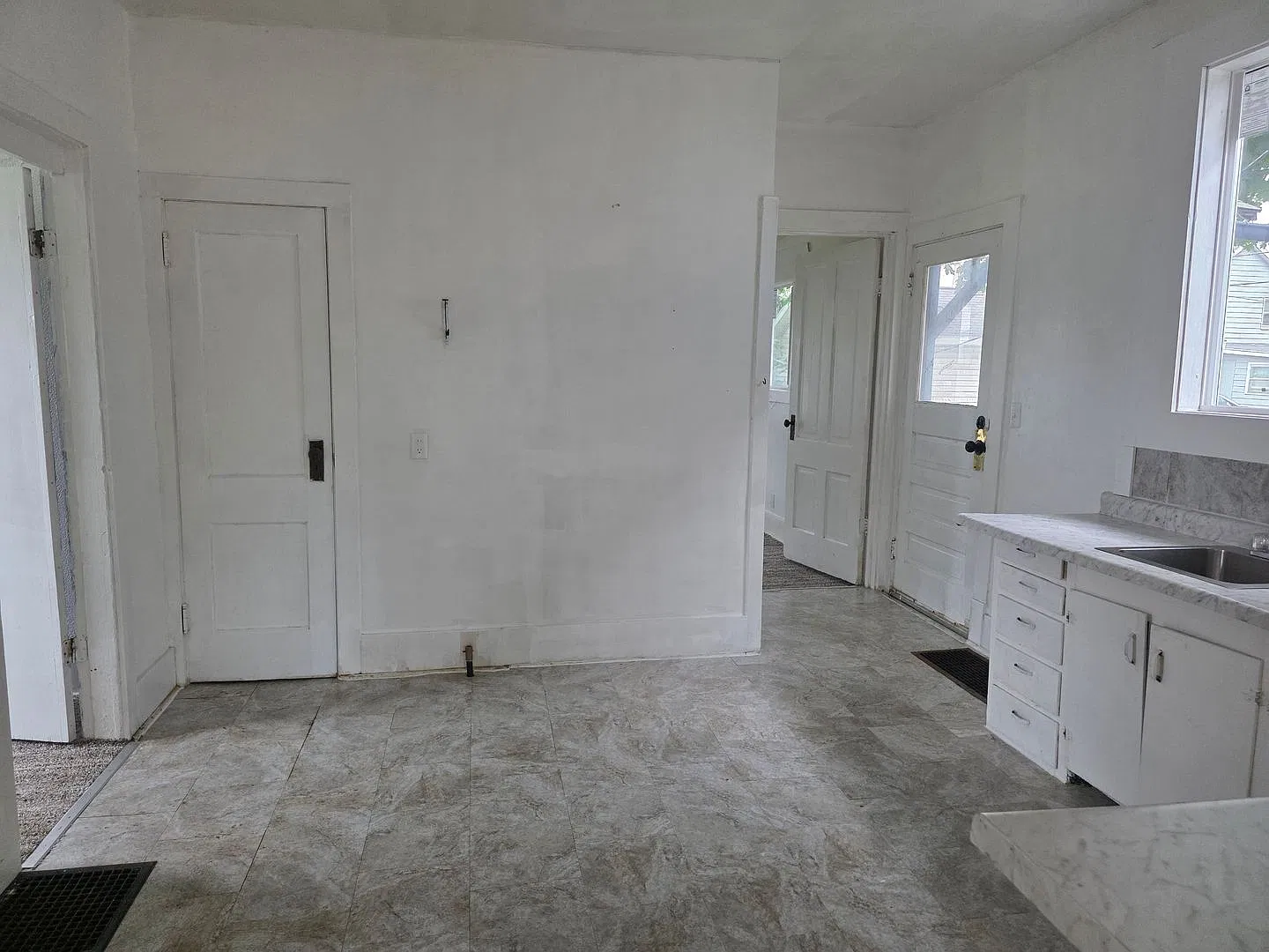 Recently Updated 2-Bedroom Home with Basement $1,100/Month Goshen, IN — Photo 4