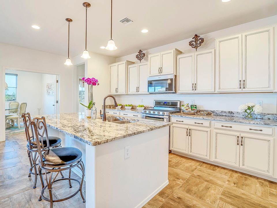 2nd image of 1321 E Stronghold Canyon Ln