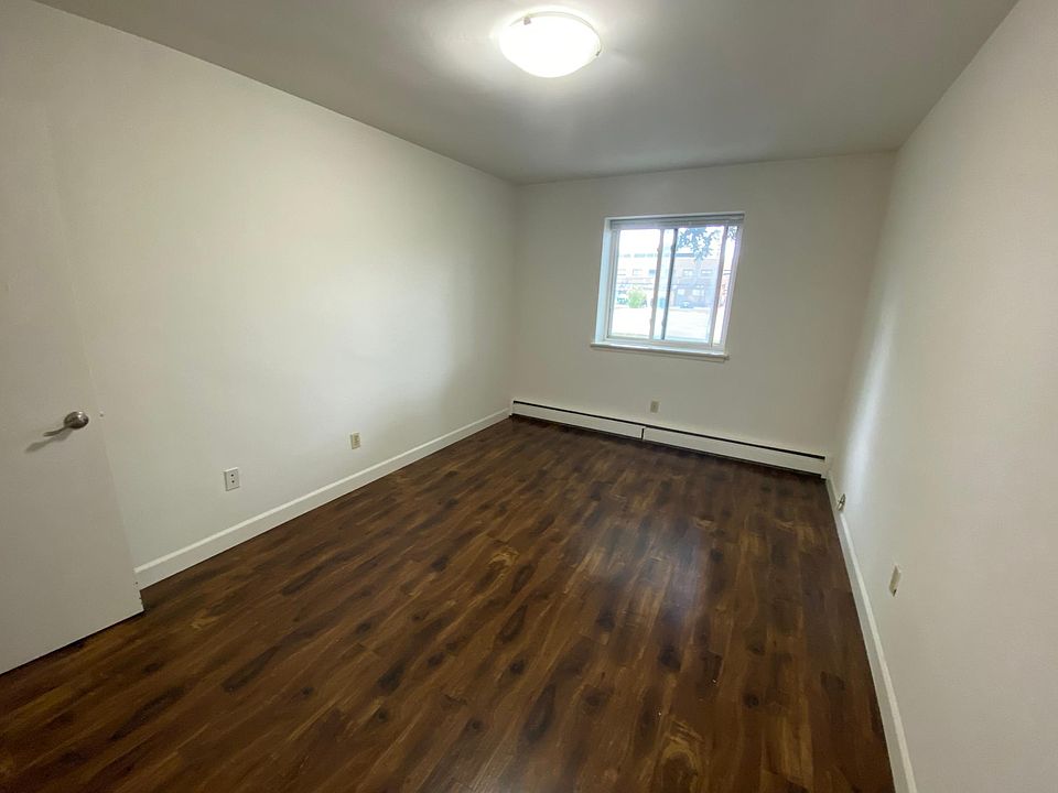 2nd image of 2424 E Webster Pl #107