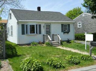 14 Islington Ave, Portsmouth, RI 02871