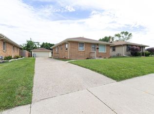 2267 W Carpenter Ave, Milwaukee, WI 53221
