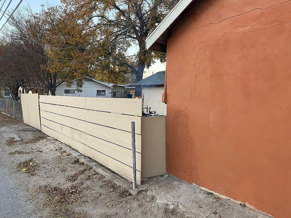 1st image of 300 W Bean St