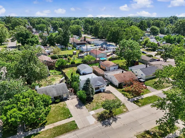 35519 Hazelwood St, Westland, MI 48186