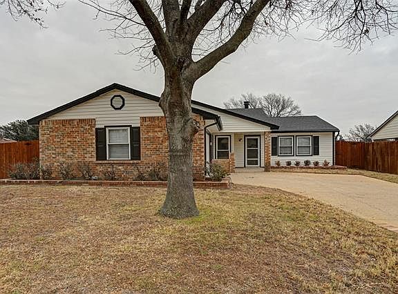 2nd image of 2608 Underwood Ln