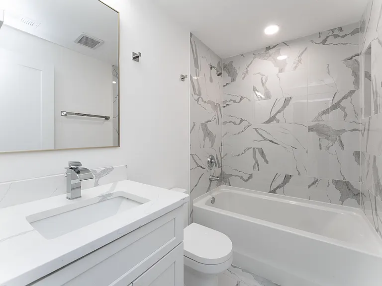 2230 Nicholson St SE #12 — Photo 5