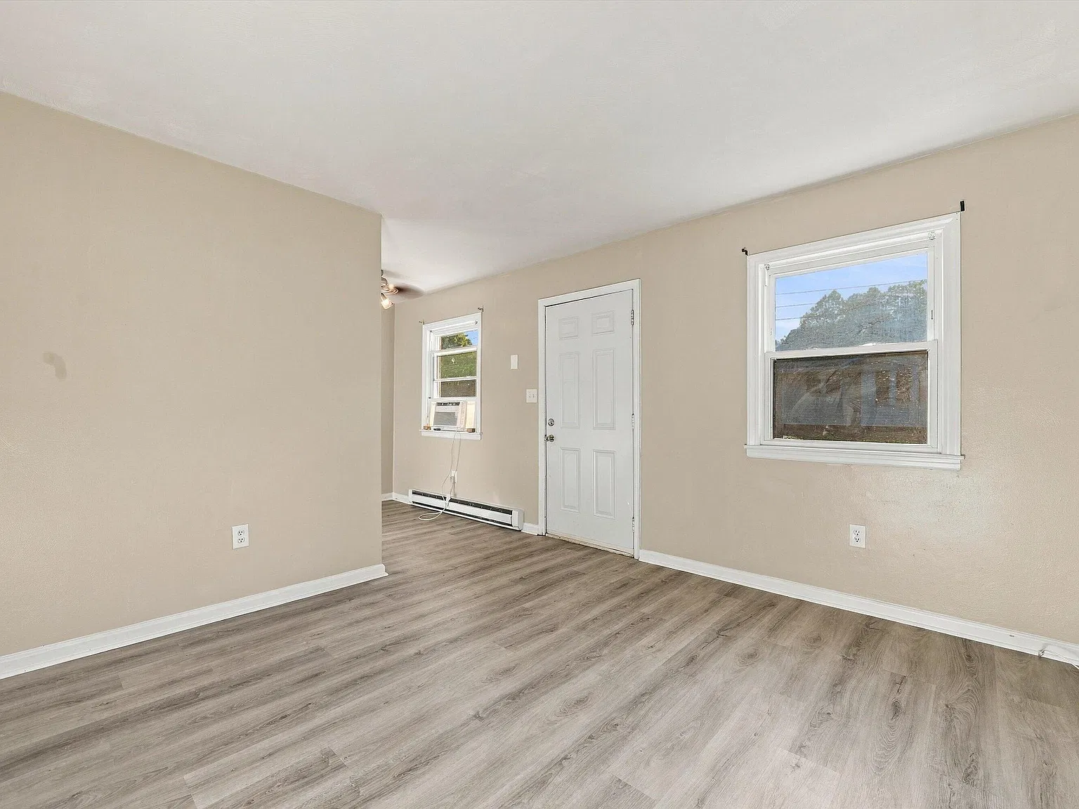 1 bed, 1.0 bath, 546 sqft, $1,050 — Photo 3