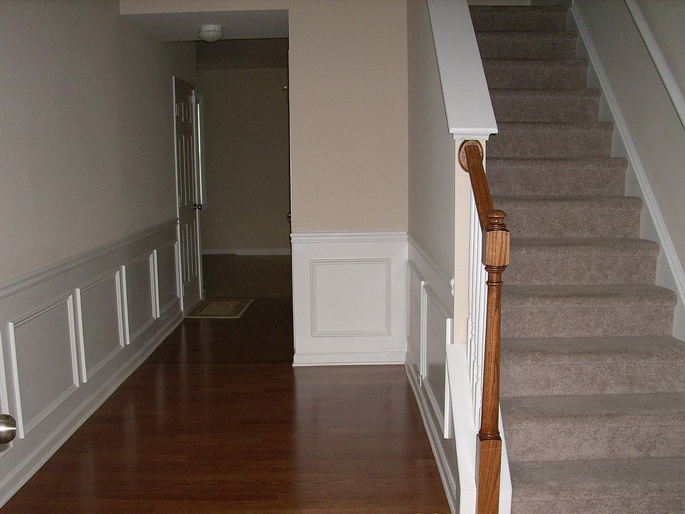2nd image of 4880 Fieldstone View Cir