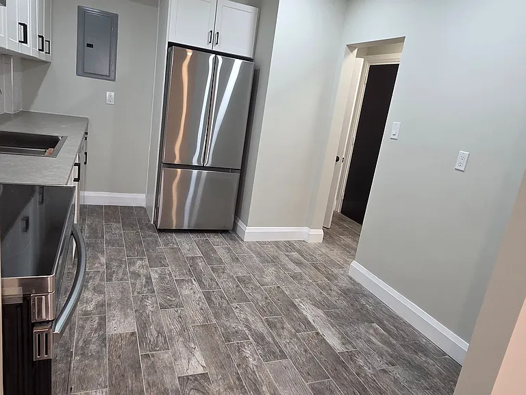 793 Broadview Ave #1 — Photo 6
