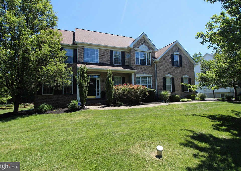1st image of 7 William Beaser Dr