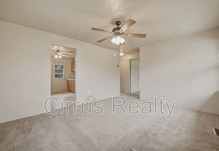 1 Shelby St — Photo 7