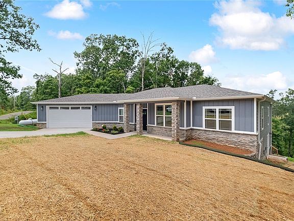 3rd image of 1 Uxbridge Cir