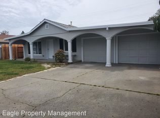 6129 Laurine Way, Sacramento, CA 95824
