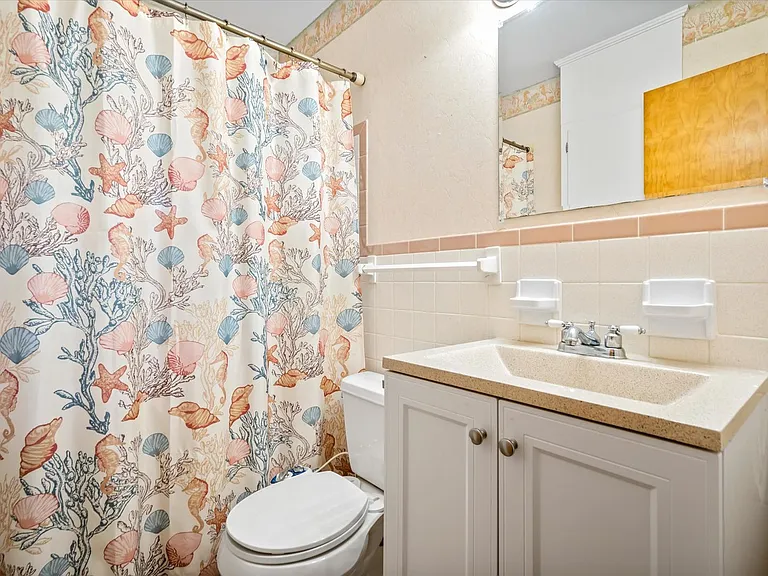 316 Syracuse St — Photo 14