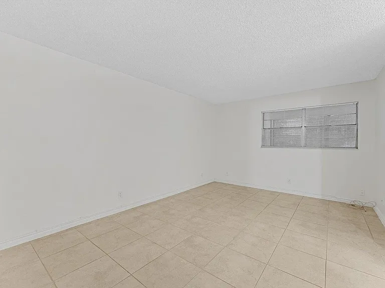 10821 N Military Trl #19 — Photo 17