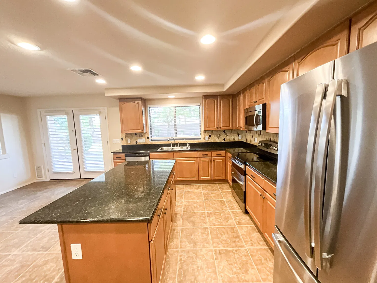 Stunning 4-Bed, 3.5-Bath Chandler Retreat with Spa, Garden Oasis & 3,925 Sq Ft of Elegance — Photo 3