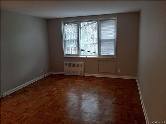 3rd image of 1 Sadore Ln APT 2R