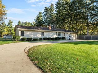 55122 Sundown Rd, South Bend, IN 46628