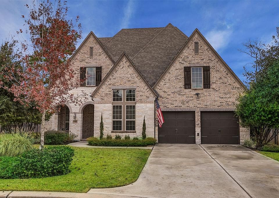 1st image of 130 Monterrey Pines Dr