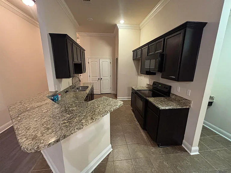 25406 Lake Providence Dr — Photo 3
