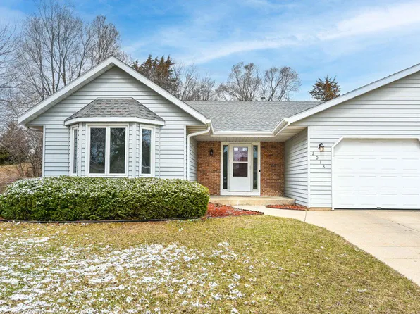 2018 Hilltop DRIVE, West Bend, WI 53095