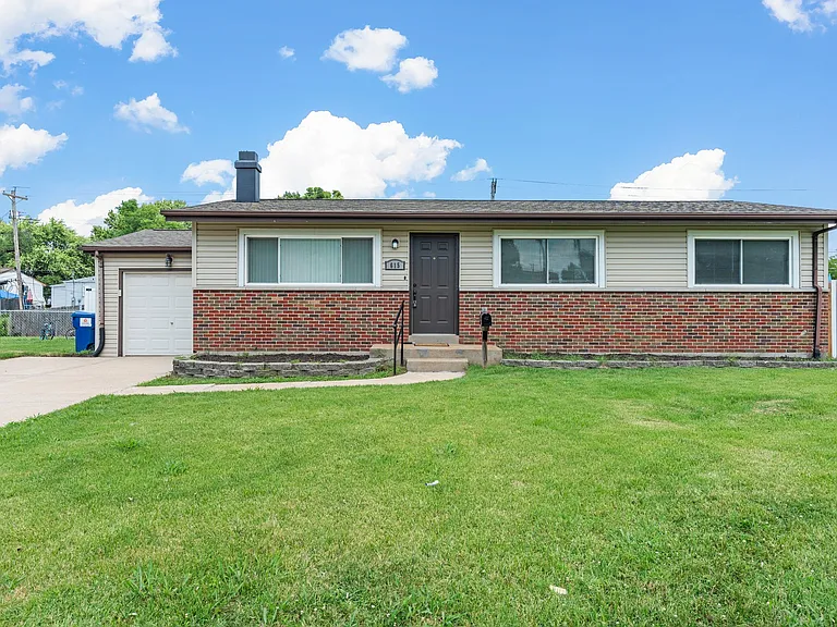 615 Loyola Dr — Photo 1