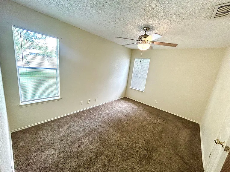 3607 Bremen Ave — Photo 10