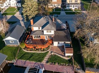 1616 N Riverside Dr, McHenry, IL 60050