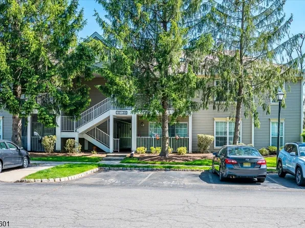 31 Rachel Ct, Franklin Twp., NJ 08823