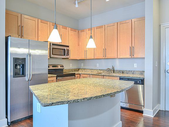5th image of 220 Cedar St APT 404
