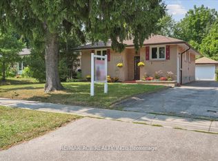 26 Oakridge Dr #Basement, Toronto, ON M1M 2A4