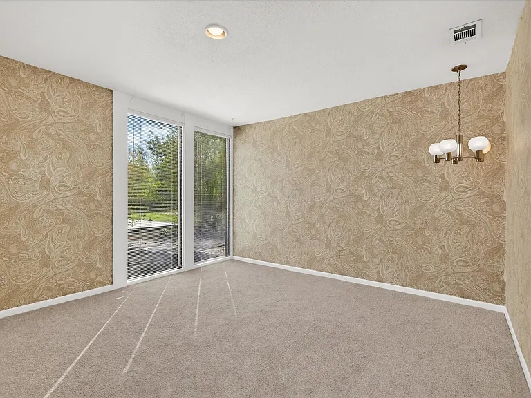 147 Valley Dr — Photo 37