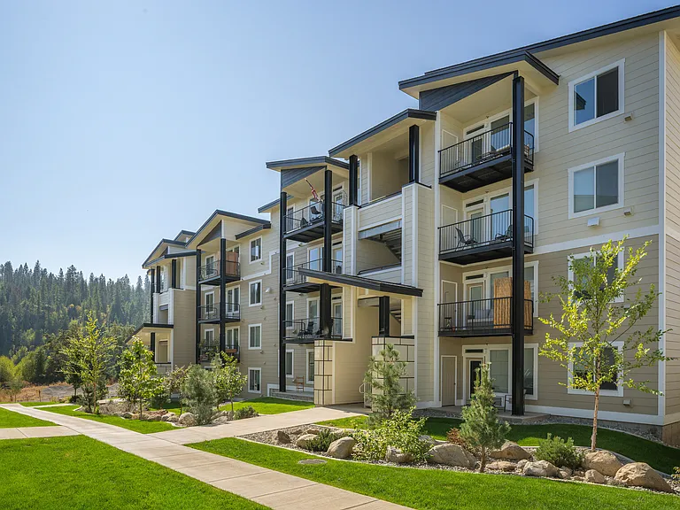 Rivers Edge Apartments — Photo 40