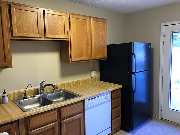 4th image of 815 Midcreek Dr