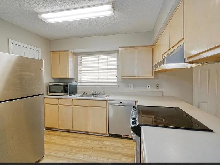 3385 Tansey Ct — Photo 3
