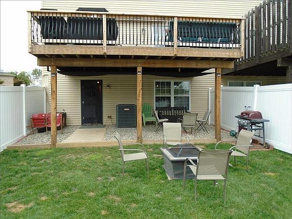 4th image of 716 White Cir