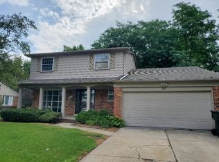 881 Hampton Cir, Rochester Hills, MI 48307