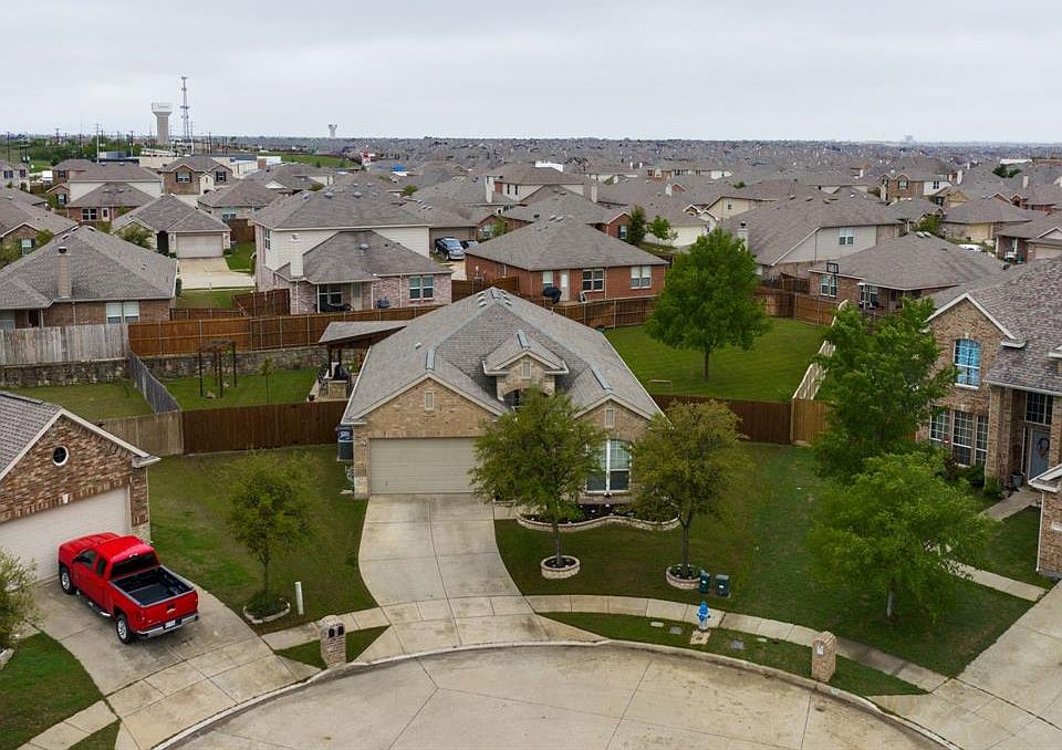 1st image of 1409 Peak Cir