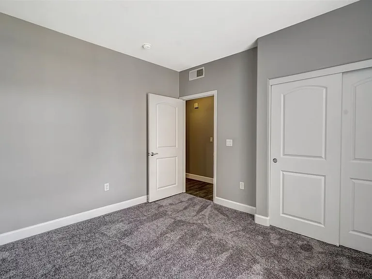 Stadium House Apartments — Photo 82