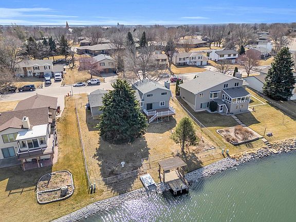 3rd image of 4626 Parklane Dr