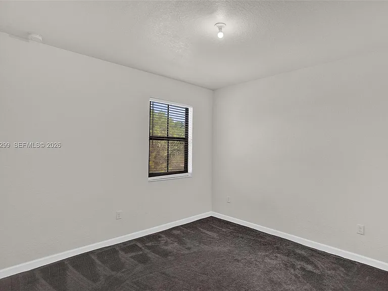 2502 NE 1st St — Photo 19