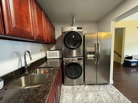 4th image of 1850 Park Pl Floor 2