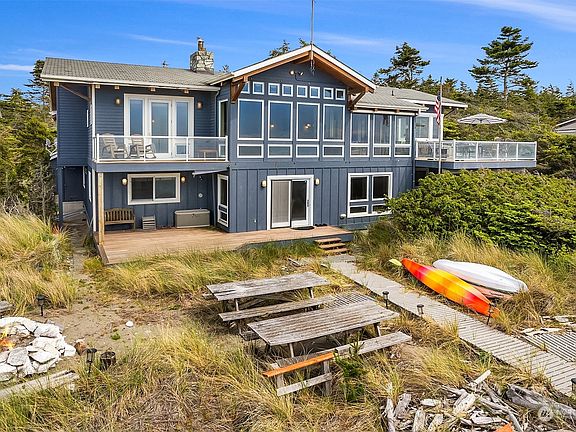 2nd image of 4895 Surfcrest Drive