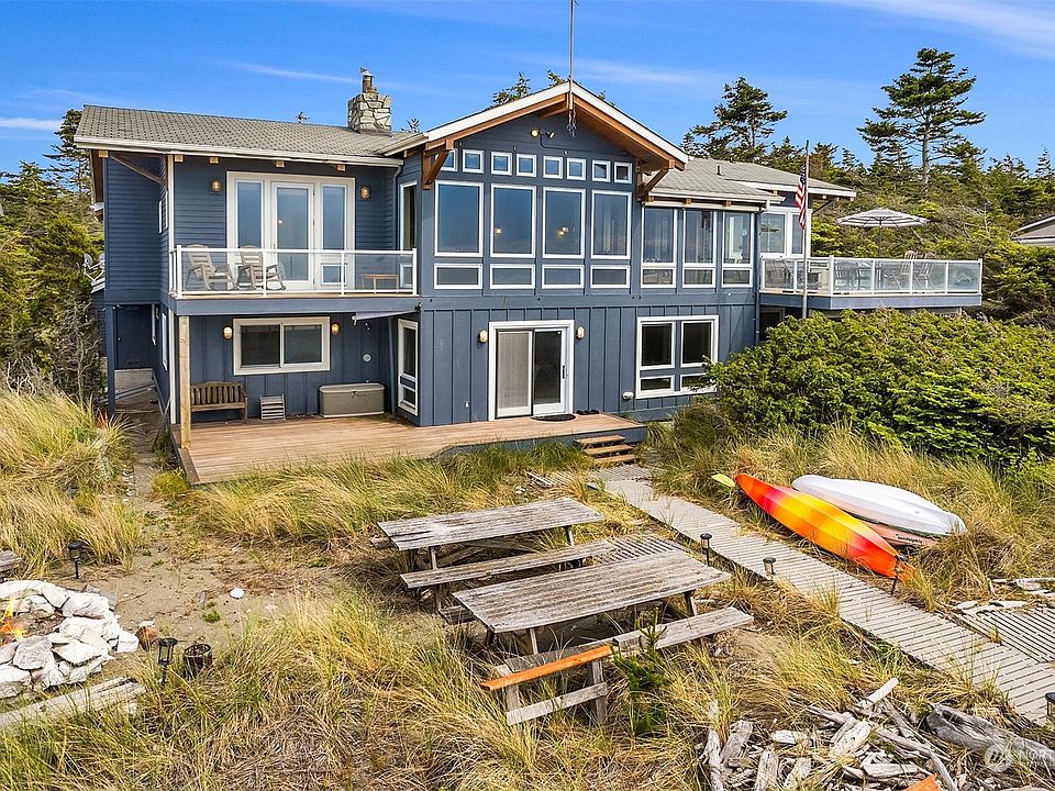 4895 Surfcrest Drive, Oak Harbor, WA 98277 | Zillow