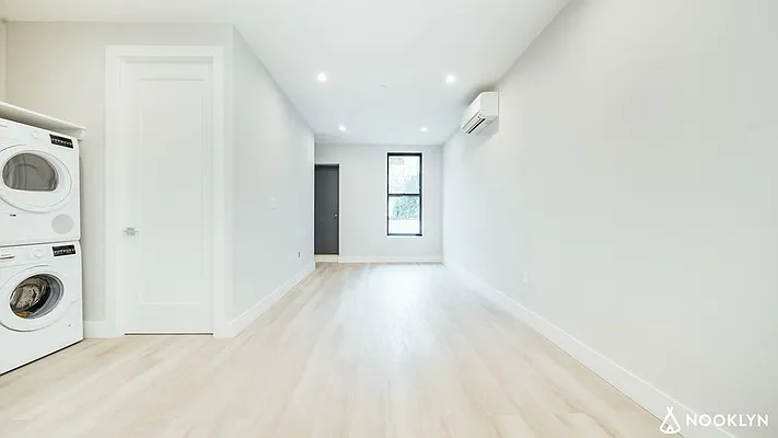 Rented by Nooklyn NYC LLC | media 21